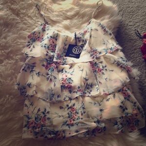 Bobeau cream ruffled tank